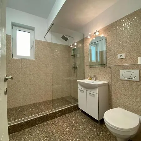 Sunny Apartment *